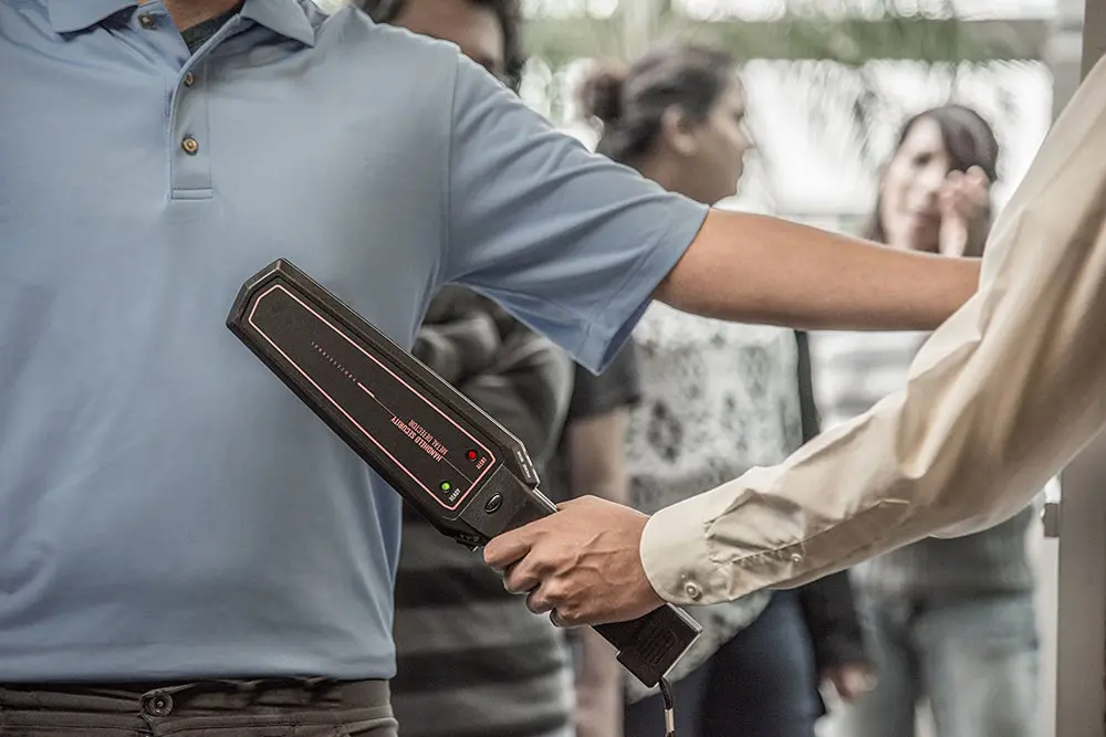 49001 HAND-HELD-METAL-DETECTOR-SECURITY-5.webp