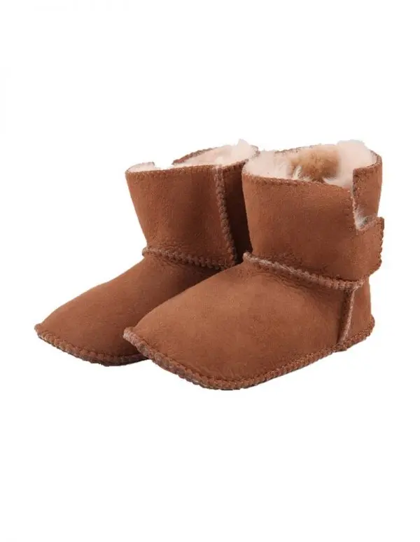 0765 baby-ugg_sheepskin-baby-booties-chestnut-10.webp