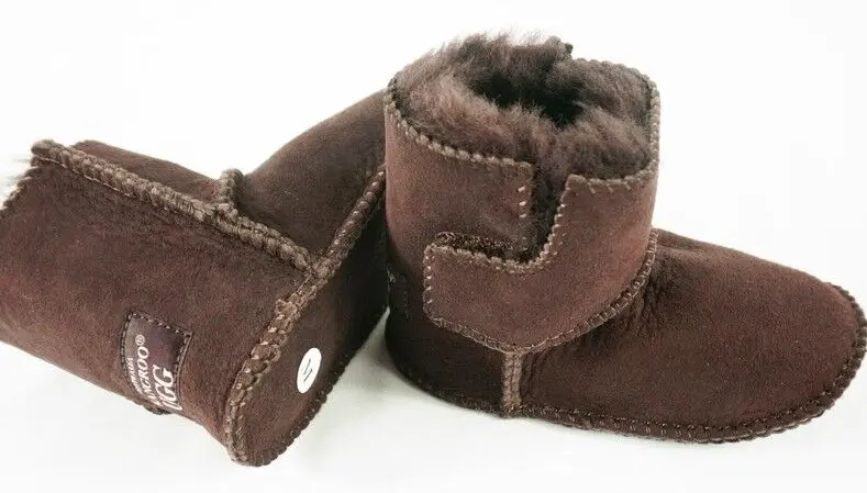 0766 baby-ugg_sheepskin-baby-booties-brown-7.webp