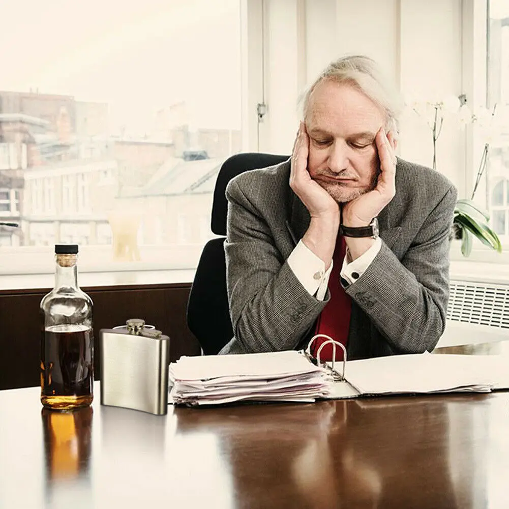 22907 hip-flask-stainless-steel-10-oz-3.webp