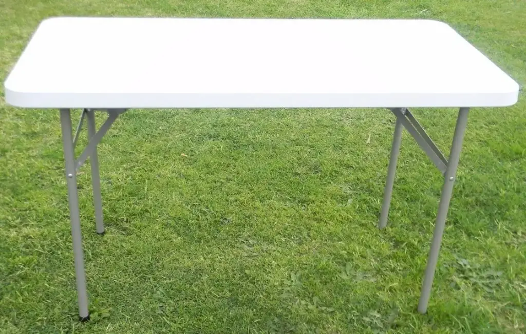  Solid Moulded Table 120x61x73cm